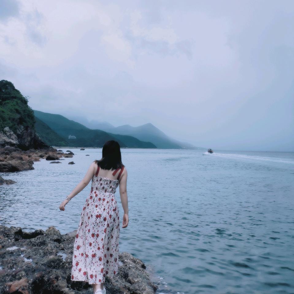 悲伤落寞整个妆