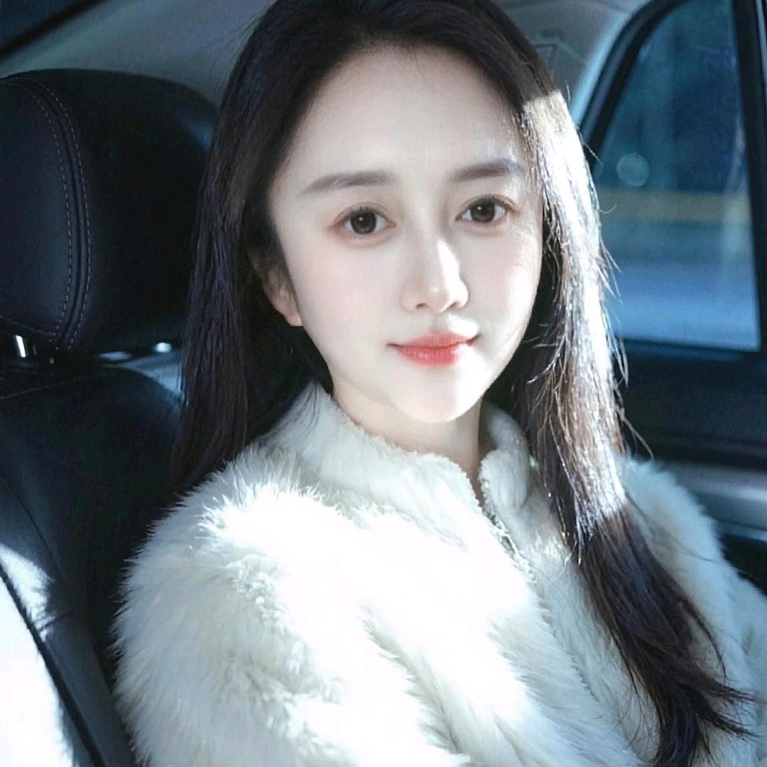 月亮上的垂耳兔