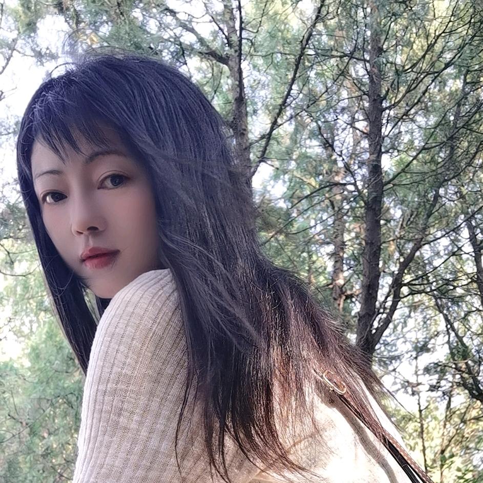 作家、心理咨询师—-鱼小双