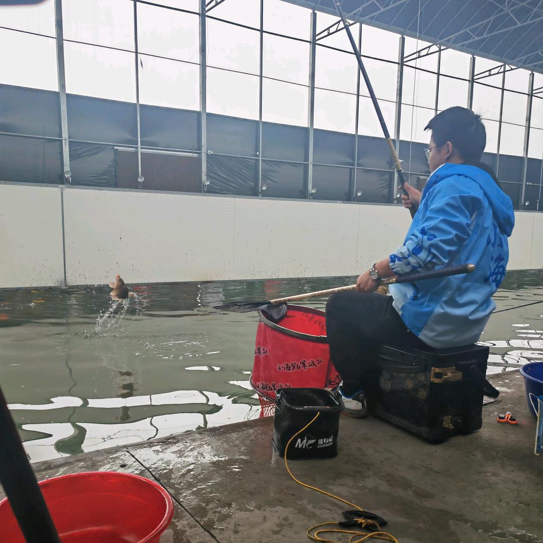 谢易钓鱼（小海战队）