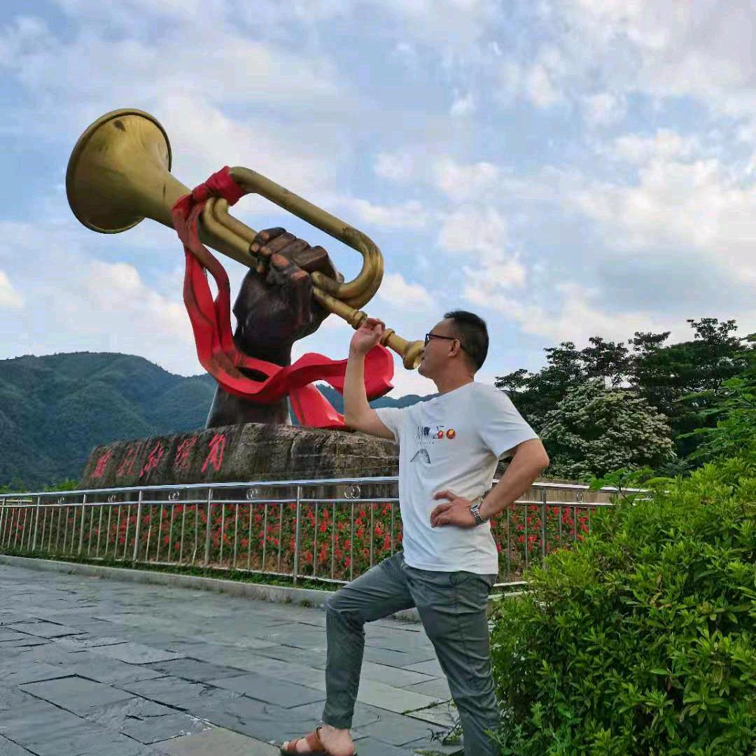 樊震天