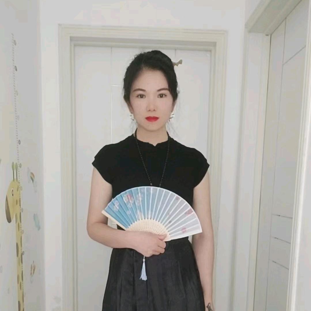 中贞艾-方方老师