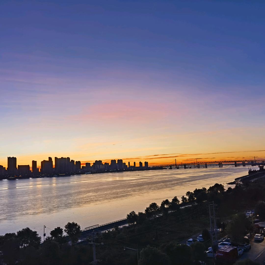 一身清贫怎敢入繁华