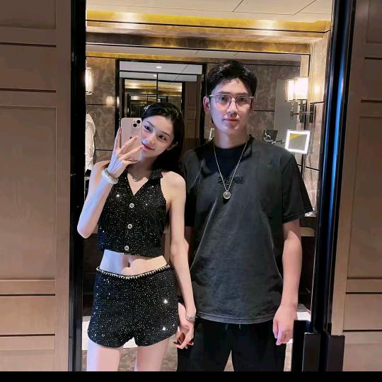 冯ChAO MEI