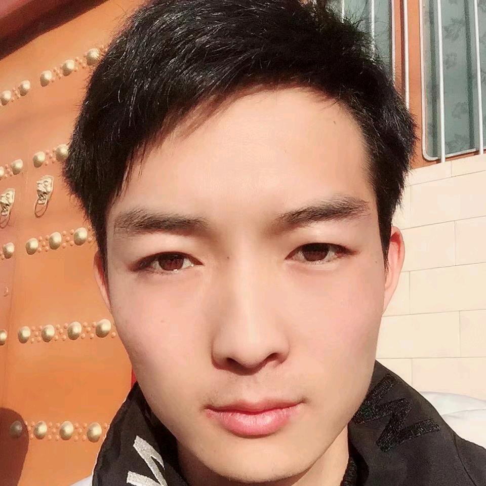 兴平市位辉辉汽车贴膜脚垫批发
