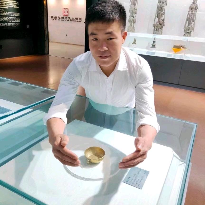 岛屿是海的疤