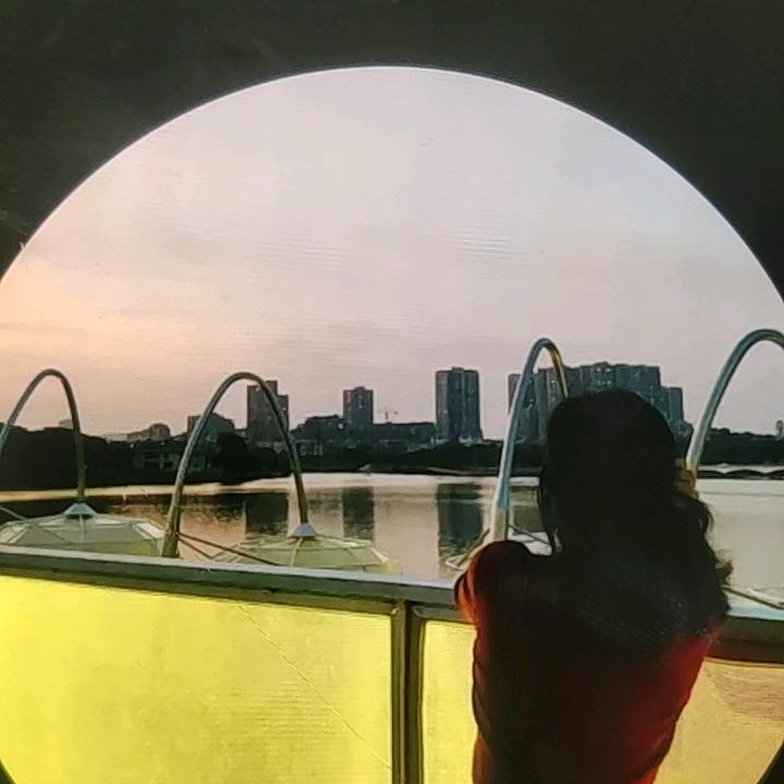 霓裳服装小铺