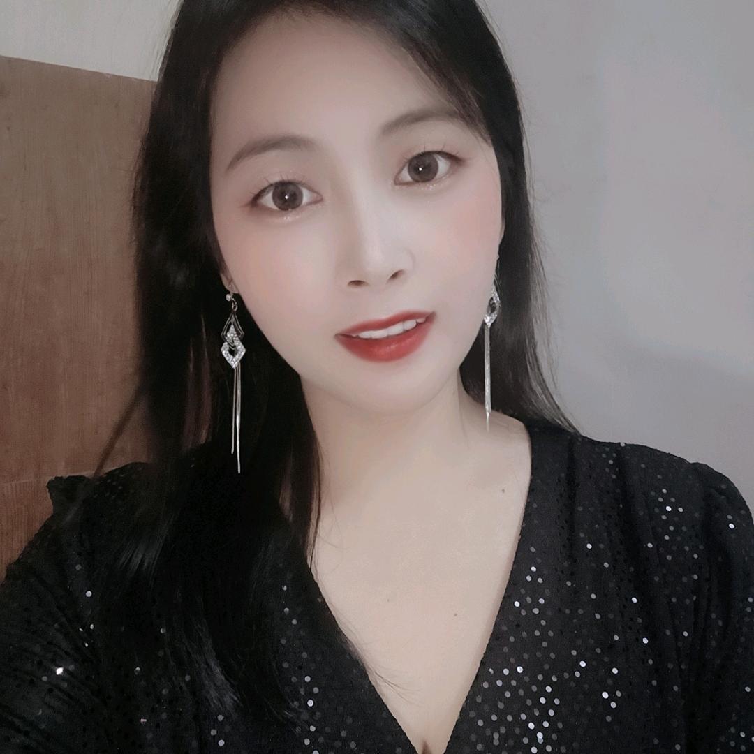 嘉美  (May