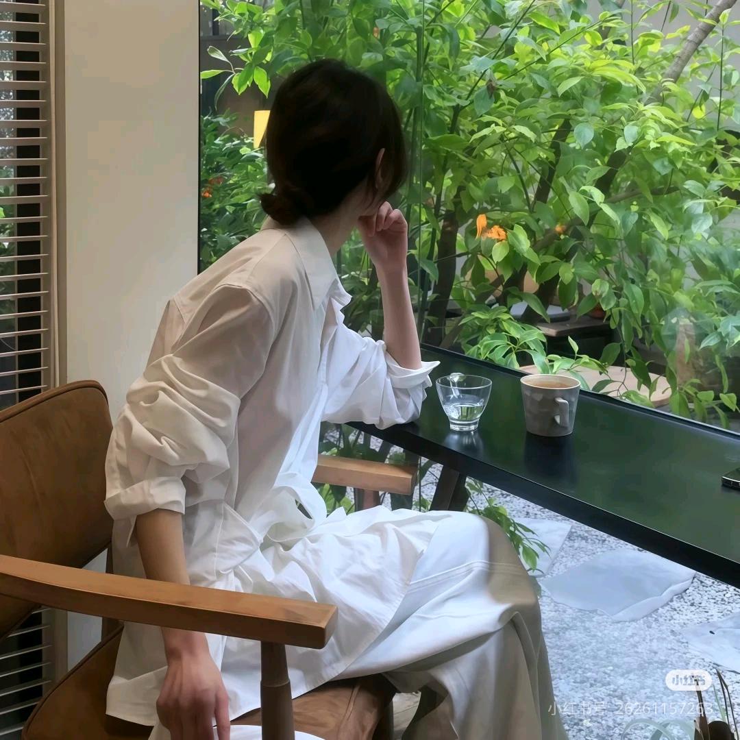 小狗在摇尾巴