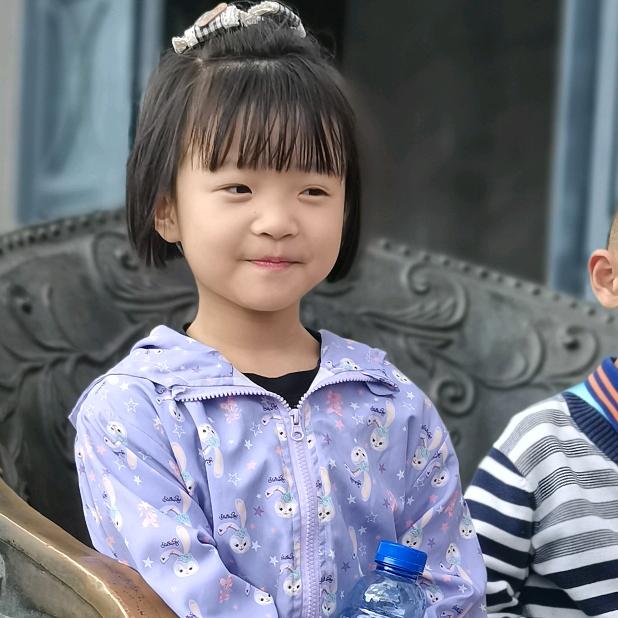 妹妹的“小👂”