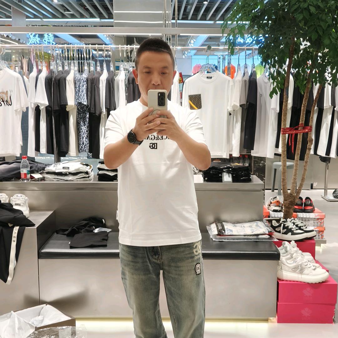 台州市路桥何建伟票务服务部（个体工商户）