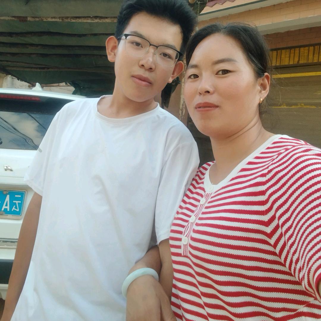 财袁滚滚