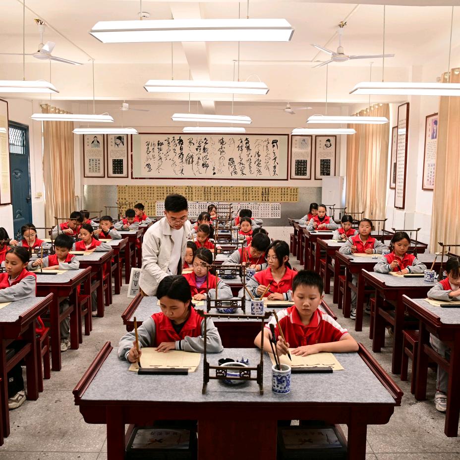 爱写字的李老师