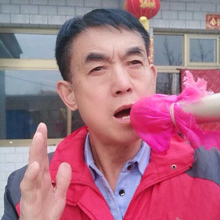 田间张歌
