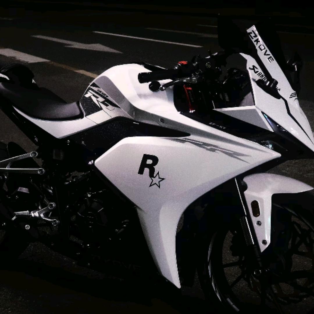 默哥~
