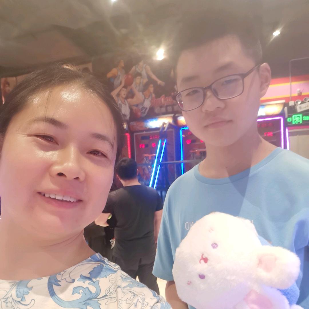 宏盛塑胶Mary