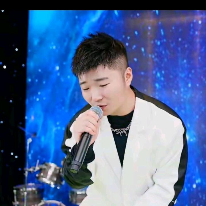 丽城的顾明头像