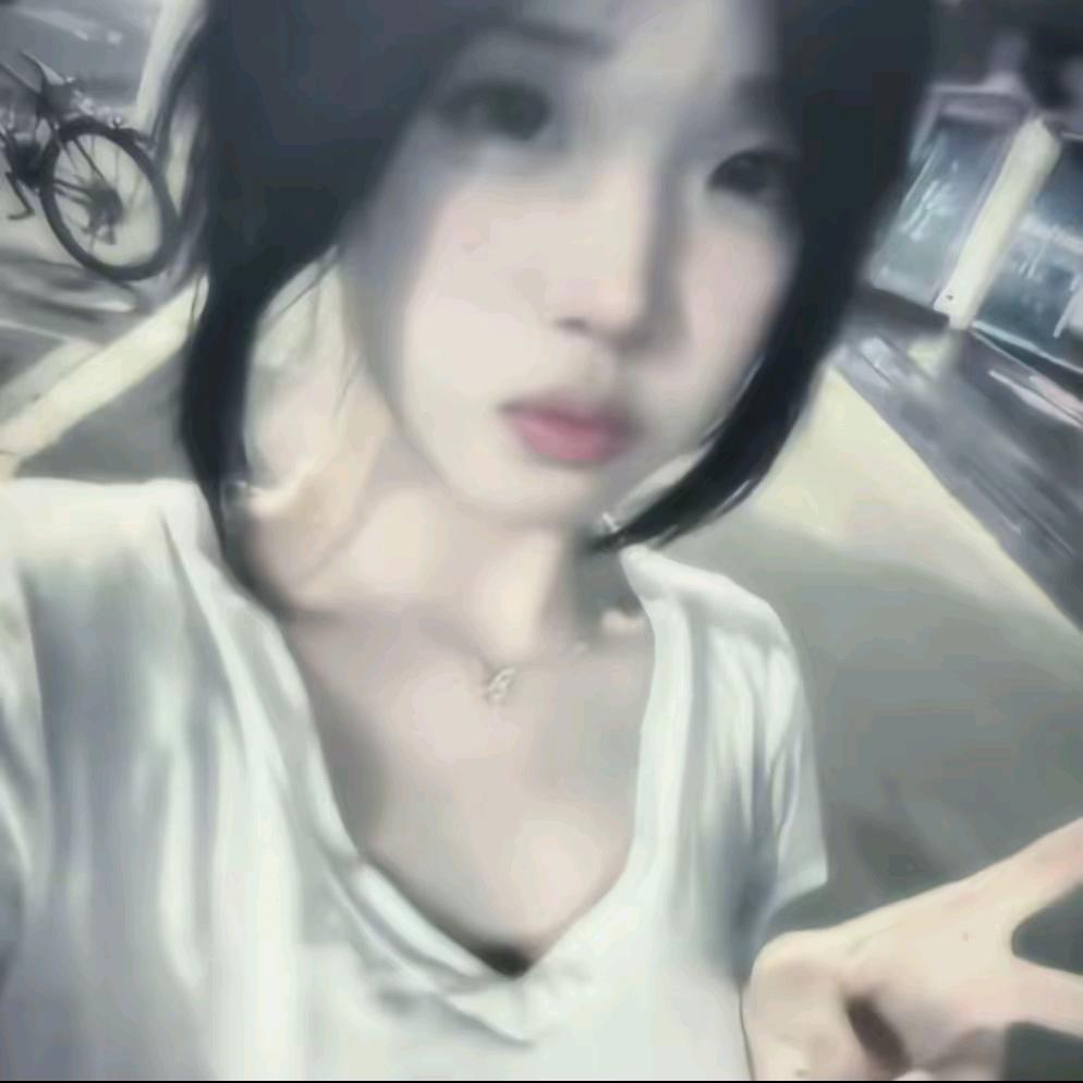 是小怡呀~
