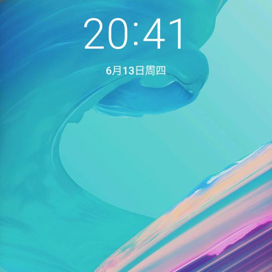 寒梅傲雪独纷飞