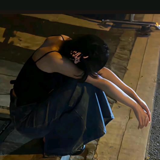 抚琴曲委婉……