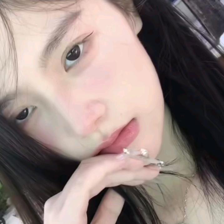 君君的眼小