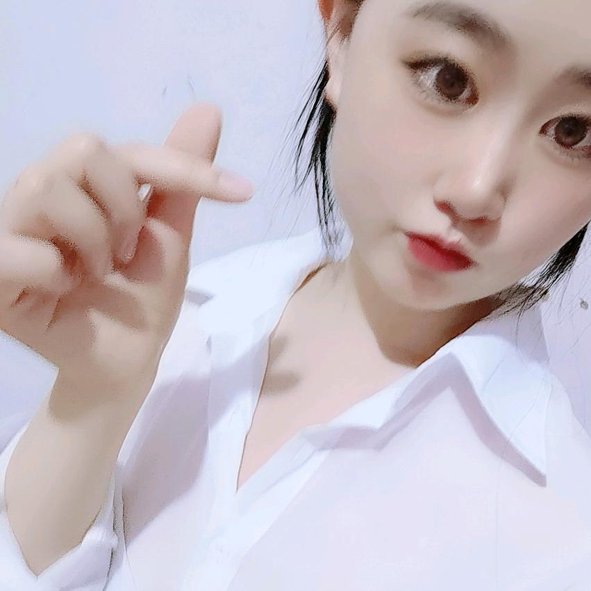 小梅爱零食