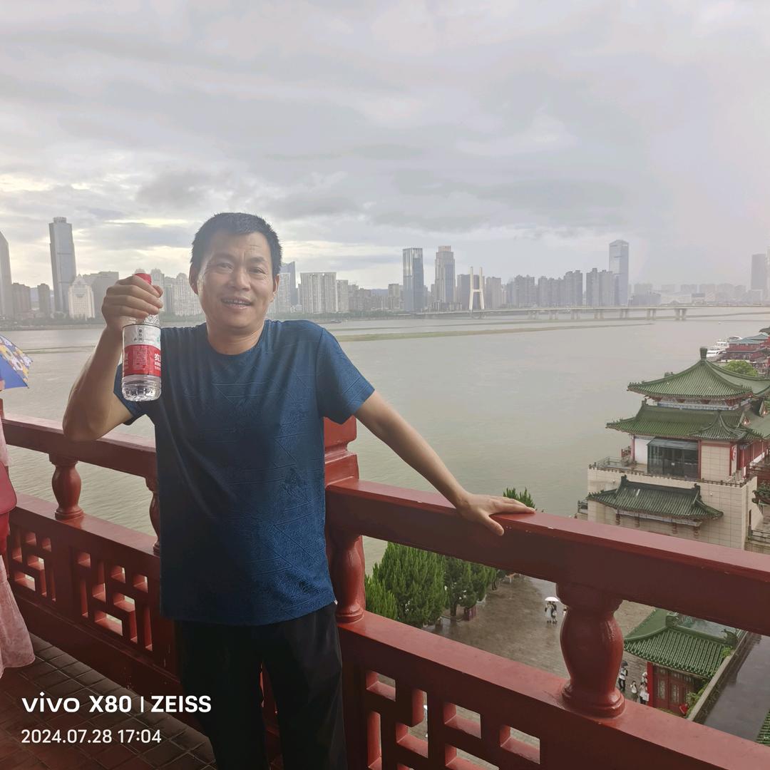 矿泉水