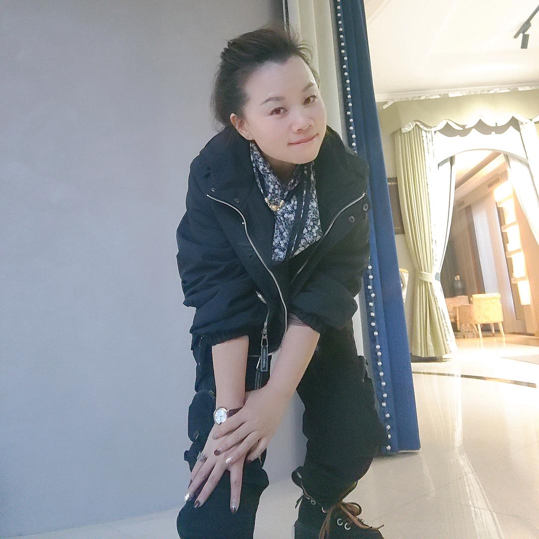 蓝麒软装飞姐