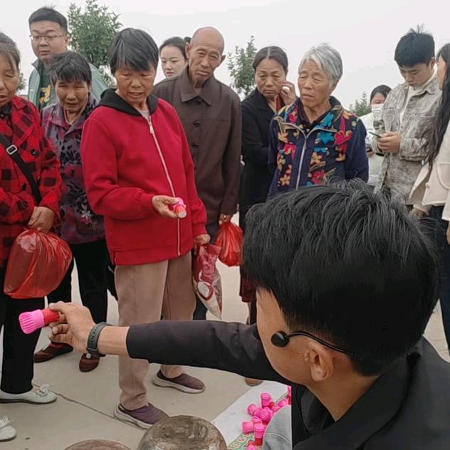 小郭哥在摆摊