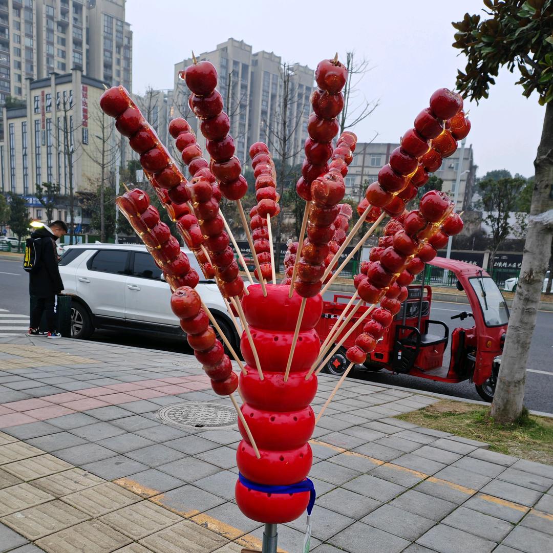 奥特曼摆摊创业