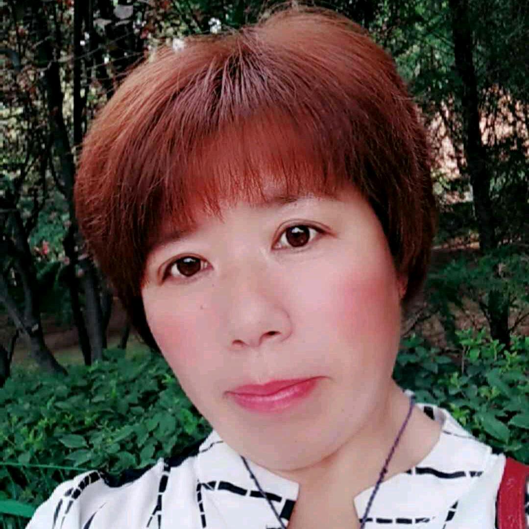；蓝天白云