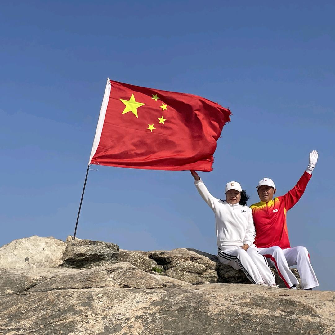 雄鹰翱翔