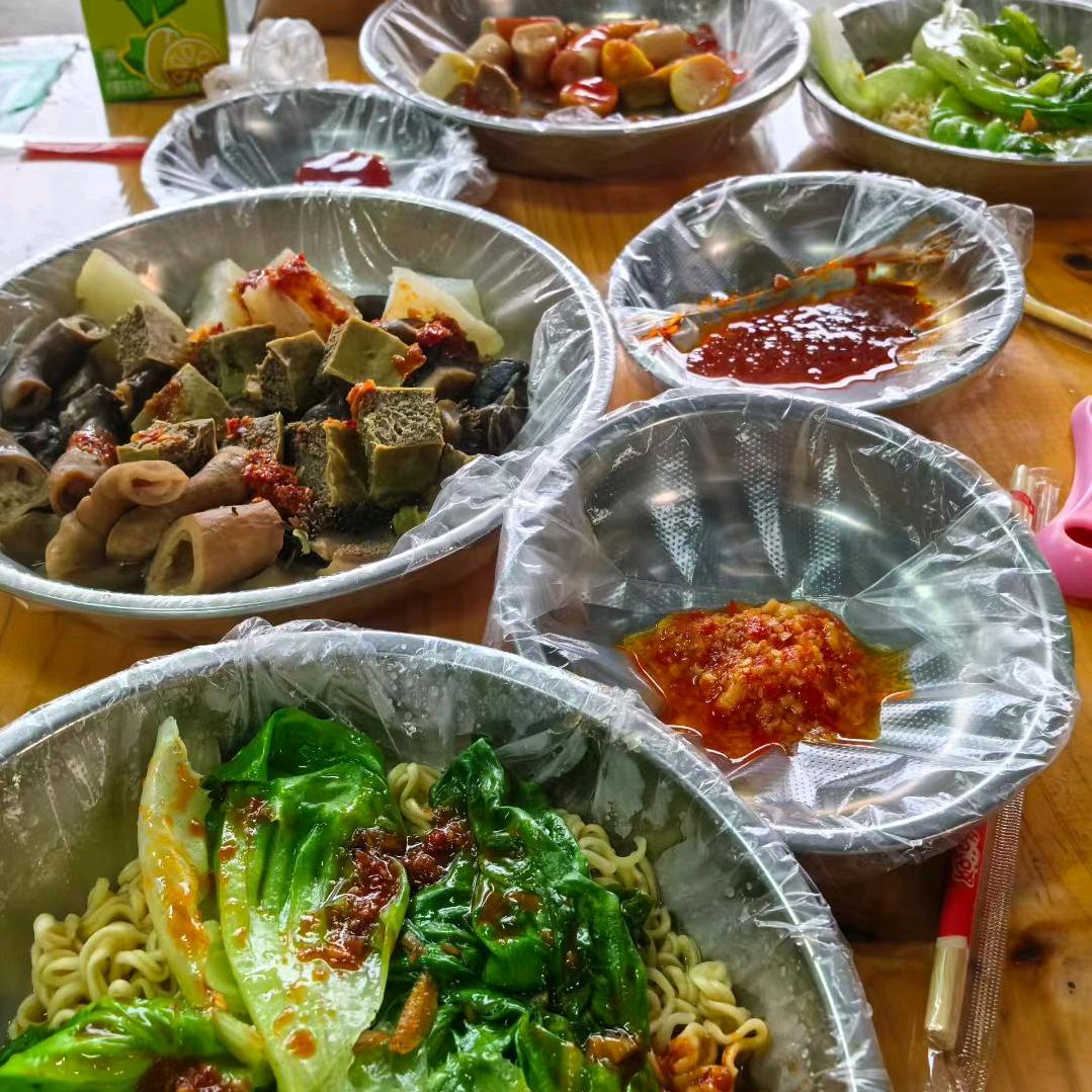 唏嘘的牛杂佬(伟记新鲜牛杂)