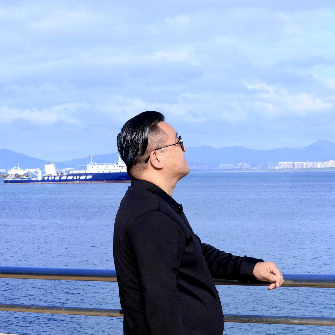 八零后大叔——李伟