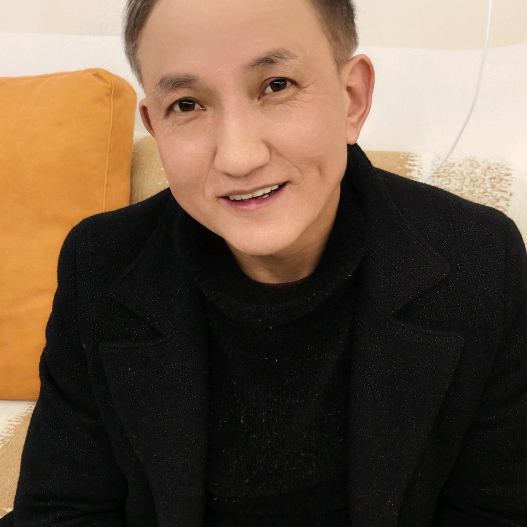 择日哥（每晚20：10直播）