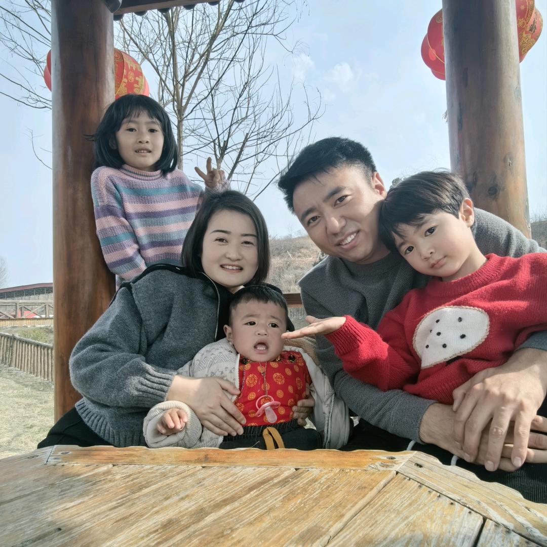 ∧＿∧铭铭之中