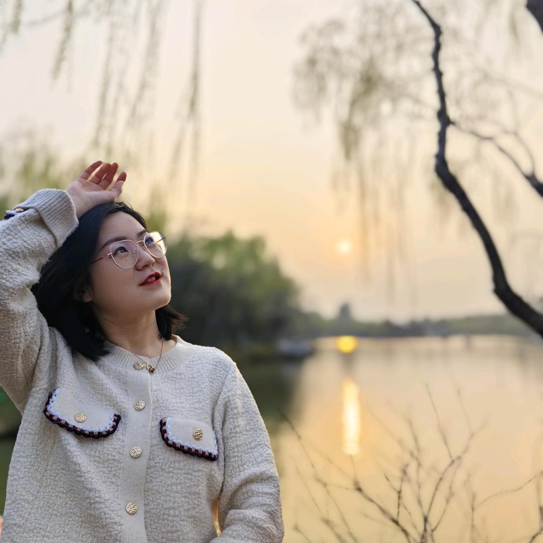 菲儿/