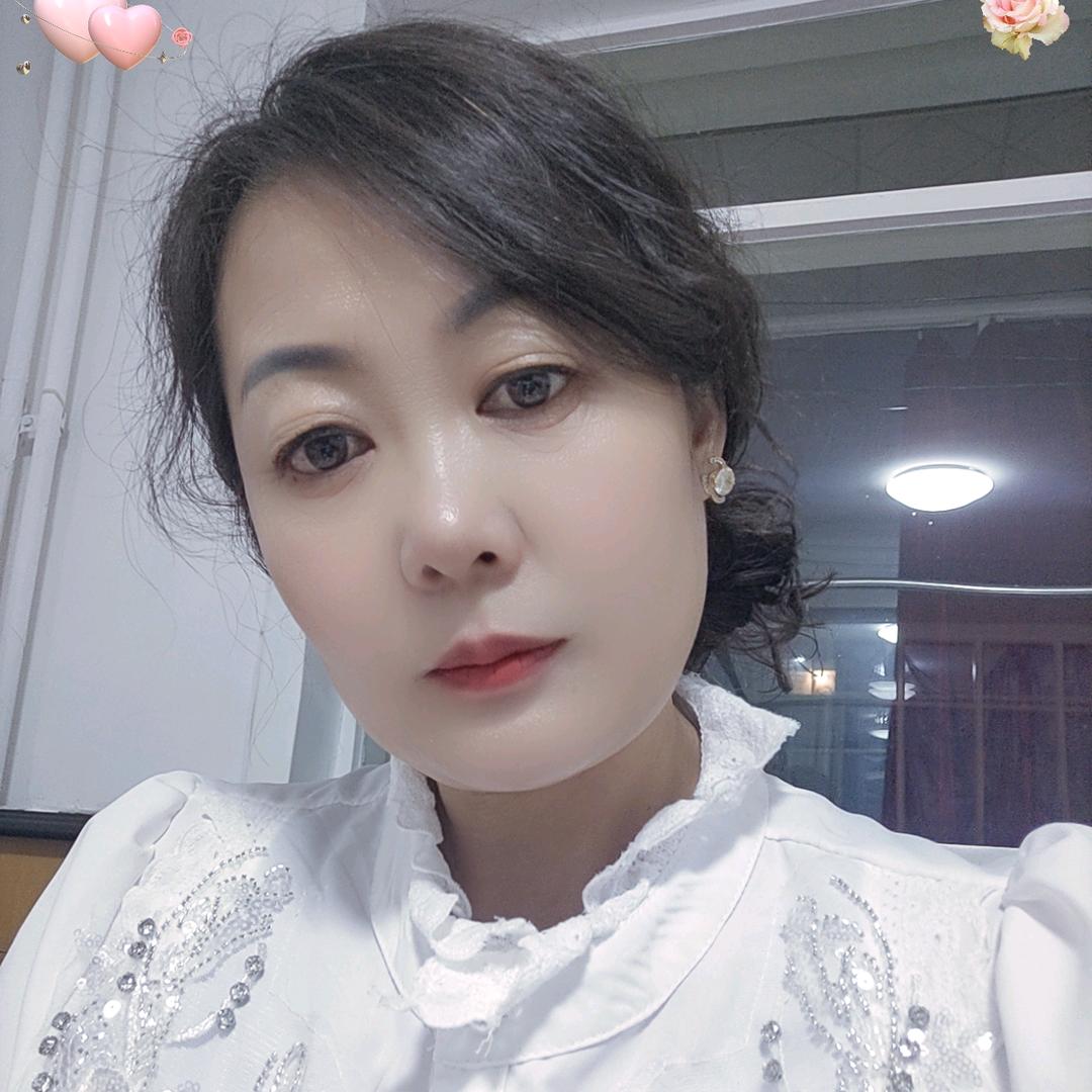 阿娜🌙（晚上10点10首播）