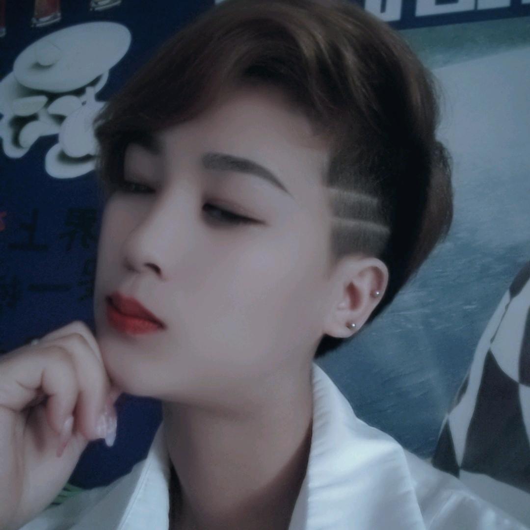 请叫我小叶总🫰