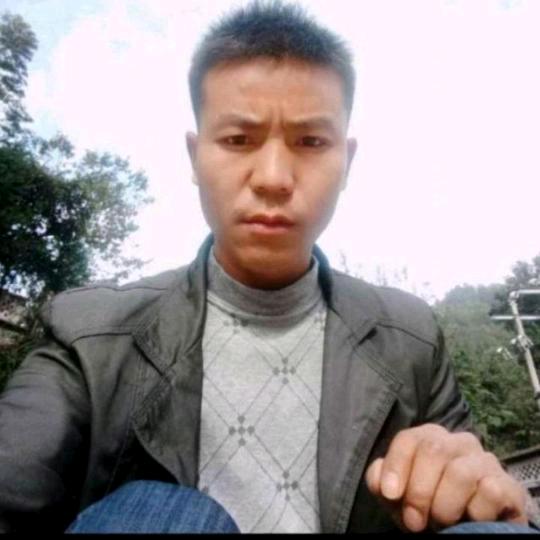 起來看不見你 眼淚往下流