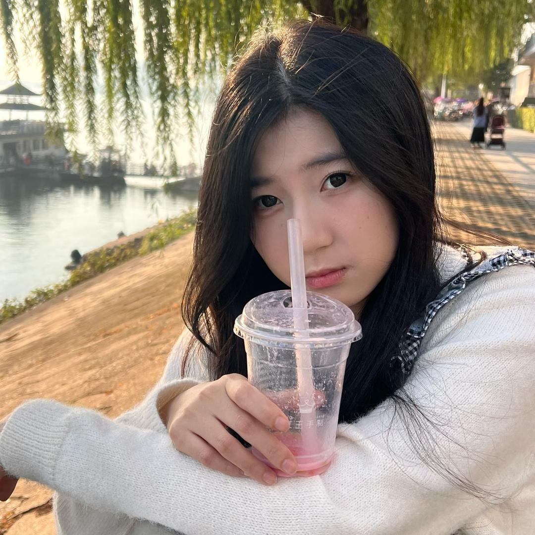 柒柒