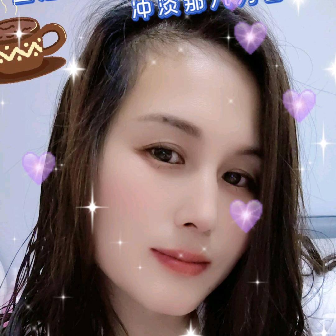 刮大白的小姐姐