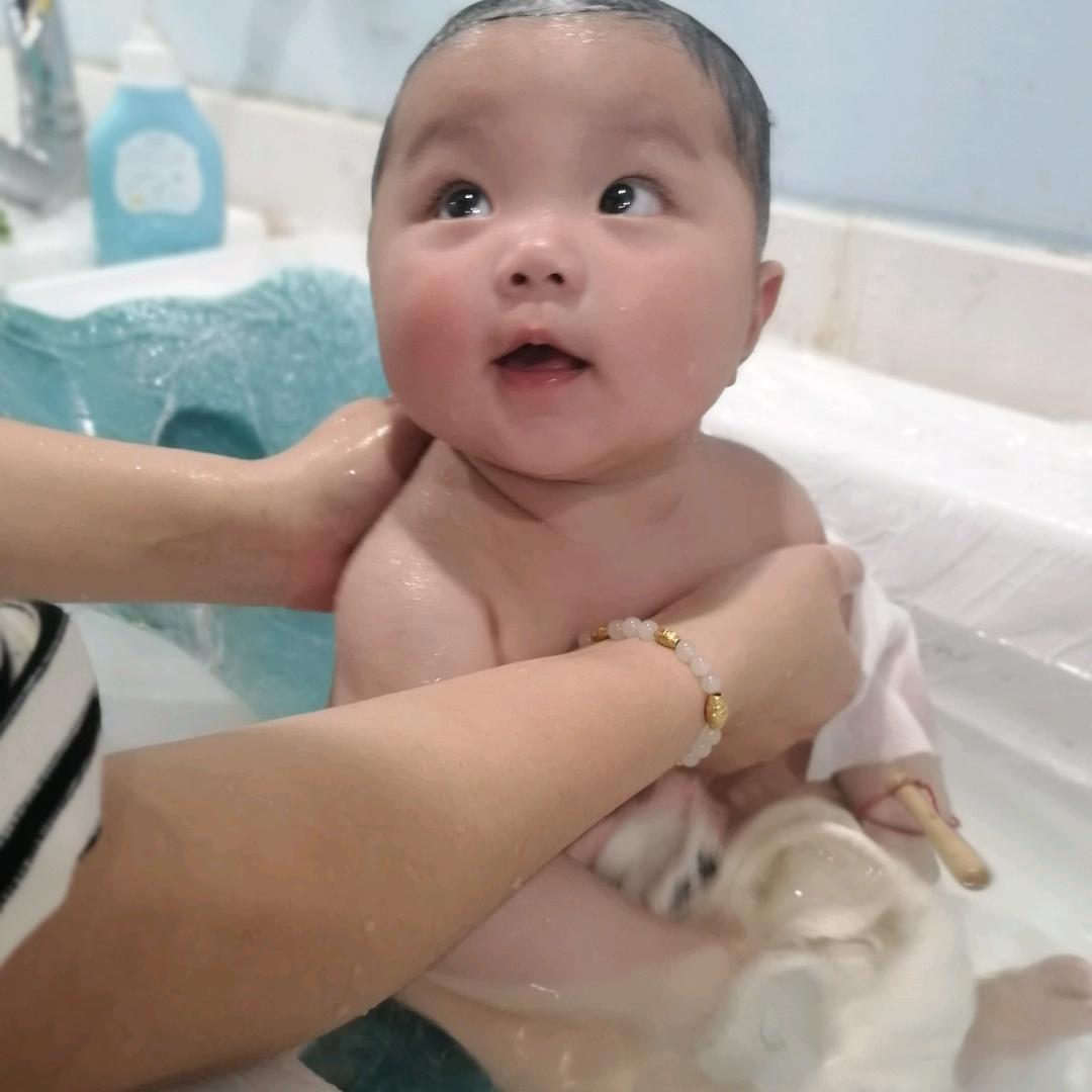 悦悦麻麻（小月龄）