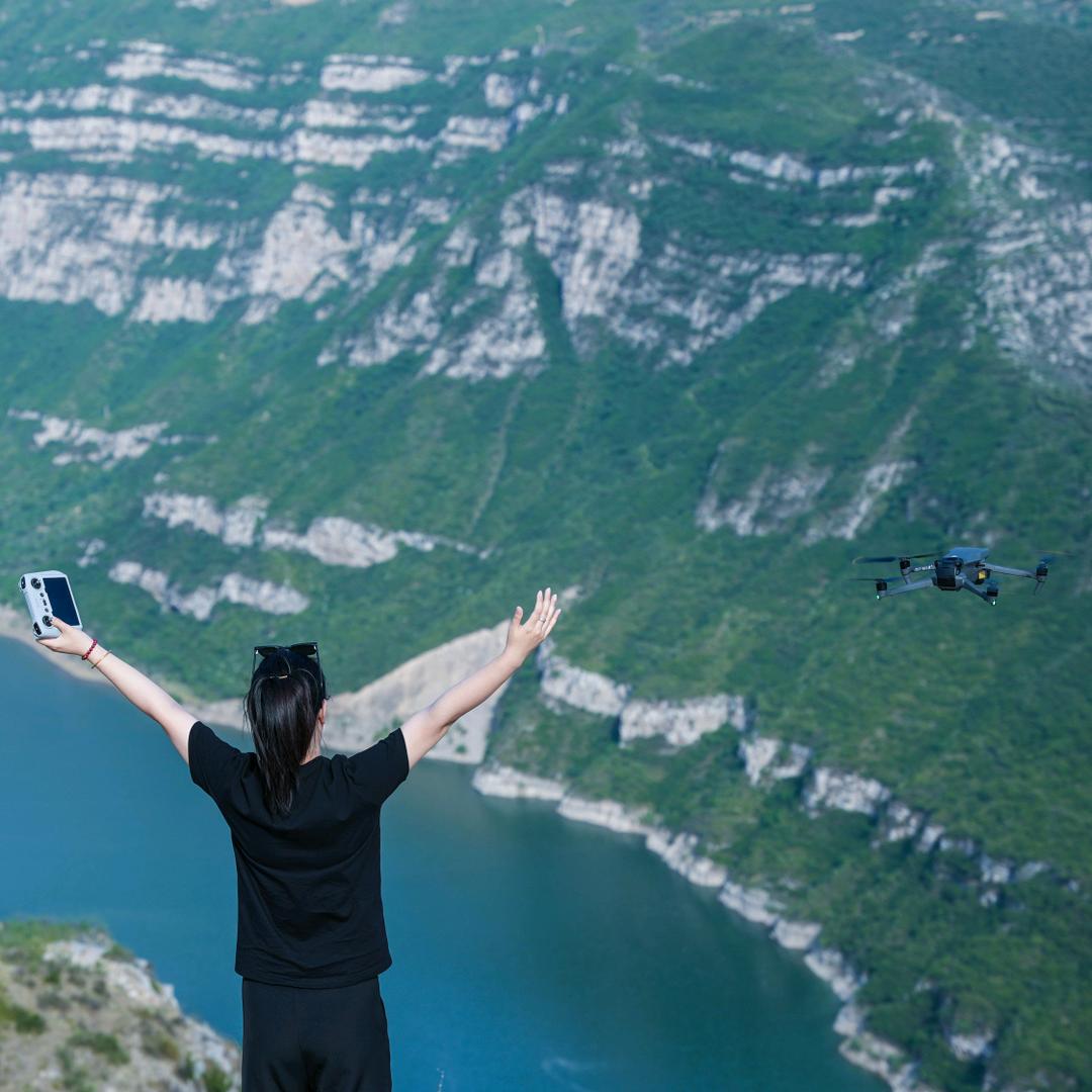 不会飞的小雯子😎