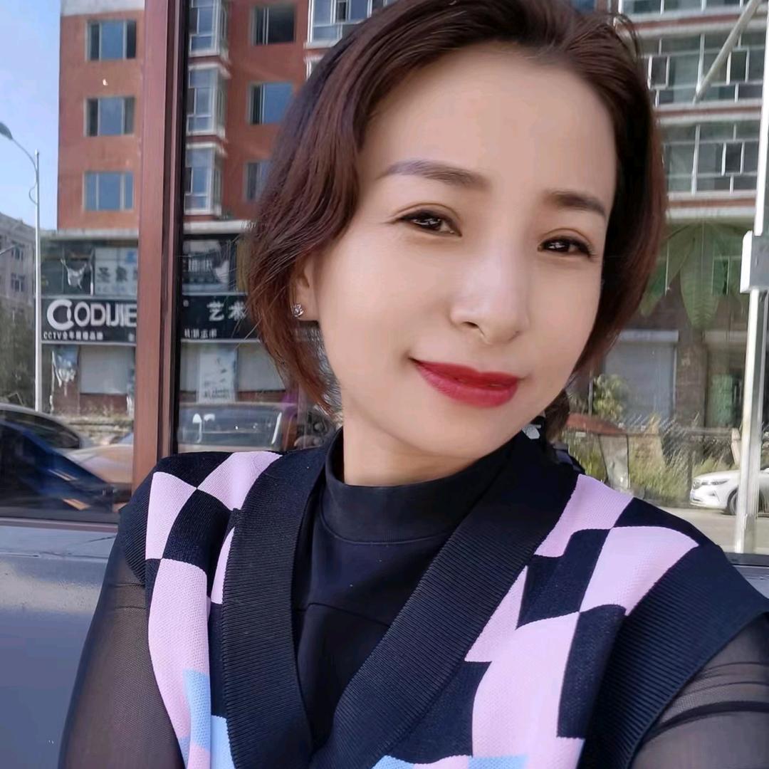 秋子姐姐（助力号）开播号在主页晚6:10