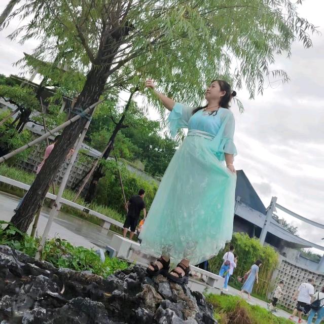 淡然一笑🌷🌷
