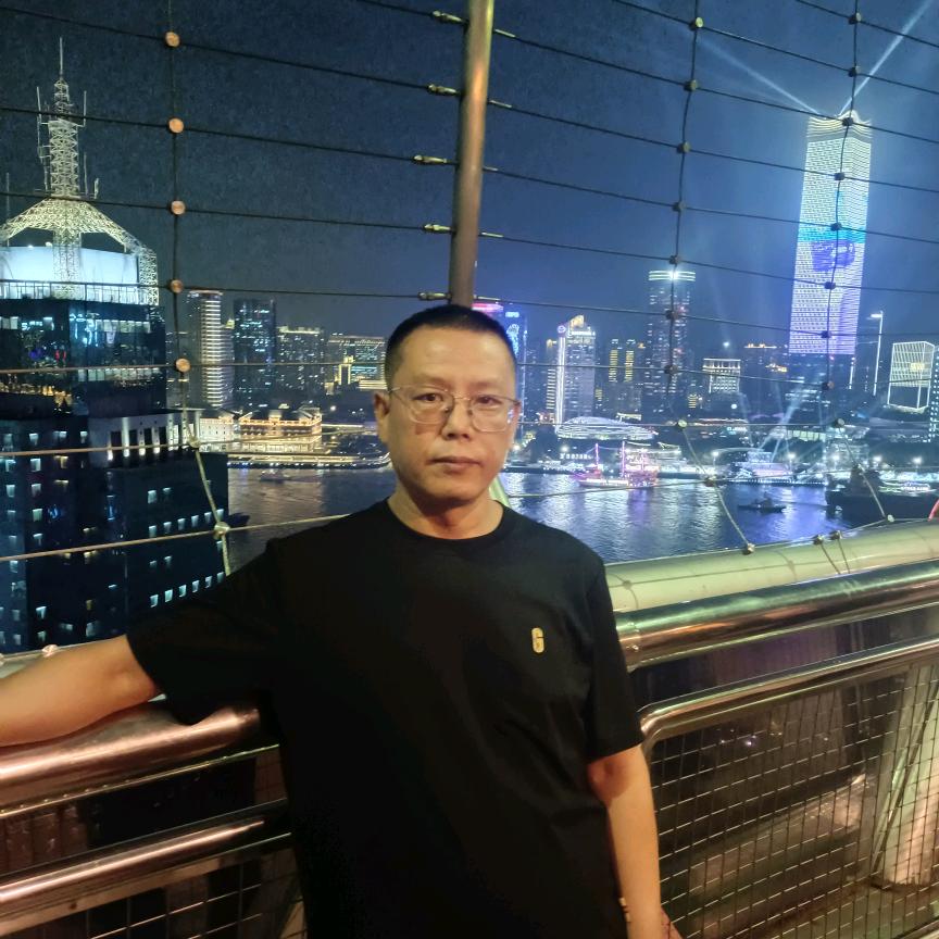 70后漪汾苑小区五金百货店老板