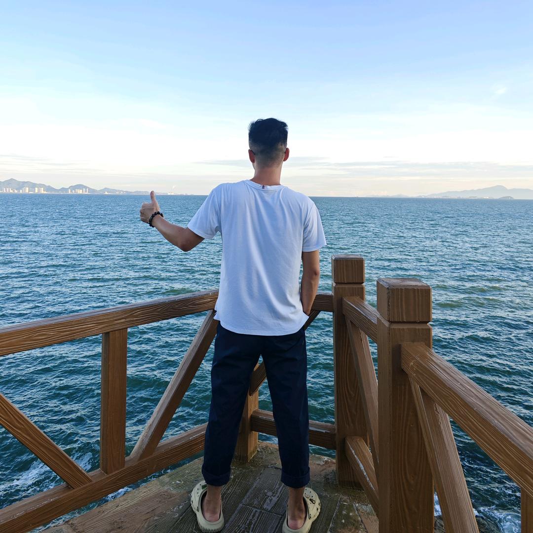 90后专注物流小水水