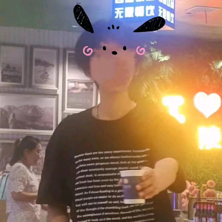 ^无趣小珊-