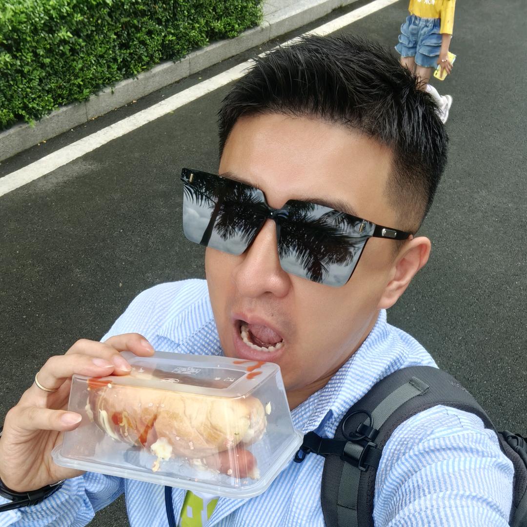 LH🏐🏸💪🏻🚗🌞🏕